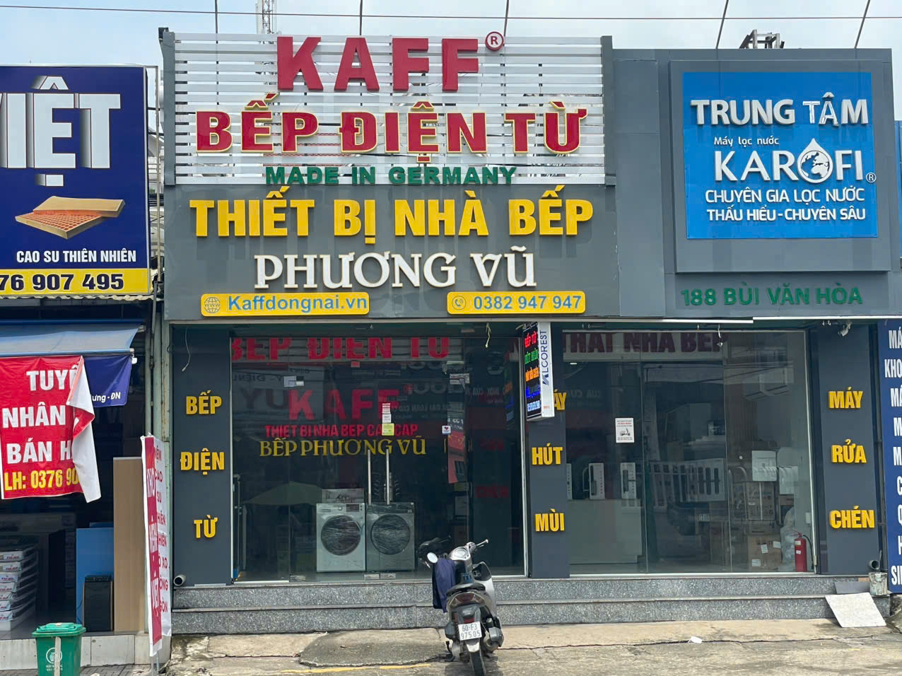 showroom bếp Phương Vũ ở số 188 Bùi Văn Hoà